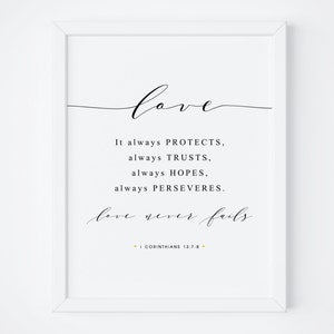 Bibelvers Druck, Liebe verfehlt nie, 1 Korinther 13:7-8, christliche Wandkunst, Bibel Wandkunst, druckbare Kunst, Schlafzimmer Dekor, Schriftdruck