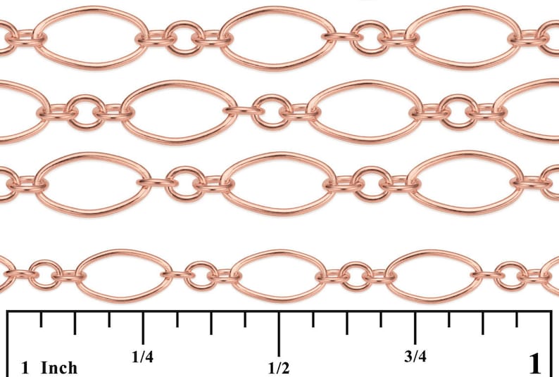 Puede incluir: Primer plano de una cadena ovalada de oro rosa, que muestra los eslabones y el tama&ntilde;o en pulgadas.