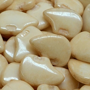 7 Pcs 12x18mm Polar Bear Pressed Czech Glass Bead - Cream(CH7400101)