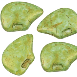 Polar Bear Czech Glass Beads 12x18mm 7pcs- Marbled Green (CH7400119)