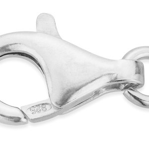Puede incluir: Cierre de langosta de plata con un sello 925. El cierre es una opción popular para la elaboración de joyas.