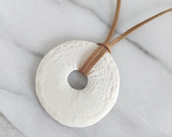 Seashell textured porcelain necklace - beach necklace- ceramic necklace - minimalist jewelry - ceramic jewellery -