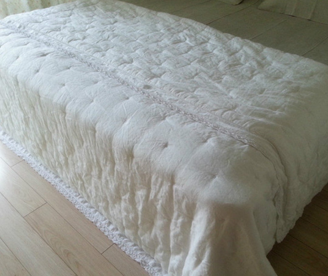 White Linen Blanket, Linen Quilt, Linen Comforter, White Quilt, White Comforter W. Lace