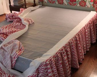 Easy on Bed skirt with detachable design purchase with bed skirt, NOT  SOLD SEPARATELY, Work with Split Adjustable Mattress