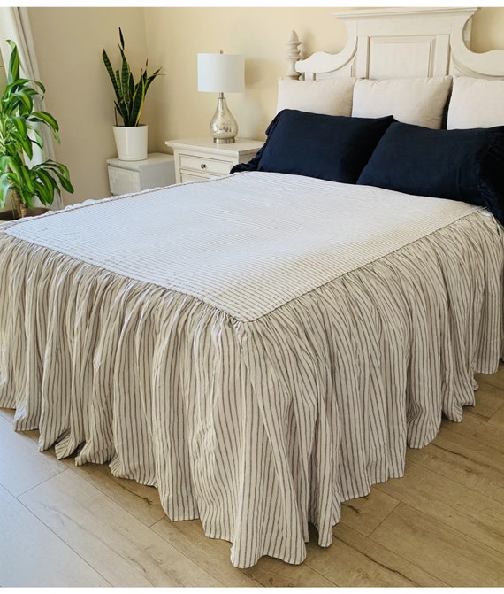 Trapunta Letto Matrimoniale King Size Ispirazione Indian Style Con Volant - Set 3 Pezzi Biancheria Da Letto
