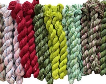 Handgeverfde Super Wash Merino mini-strengenset. Drie strengen van 20 gram per set.