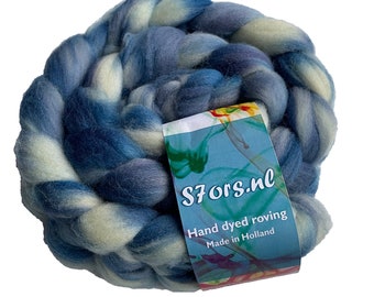 Dessus en laine mérinos allemande teint à la main, 25 microns. Bleu de Delft. Idéal pour le filage ou le feutrage.