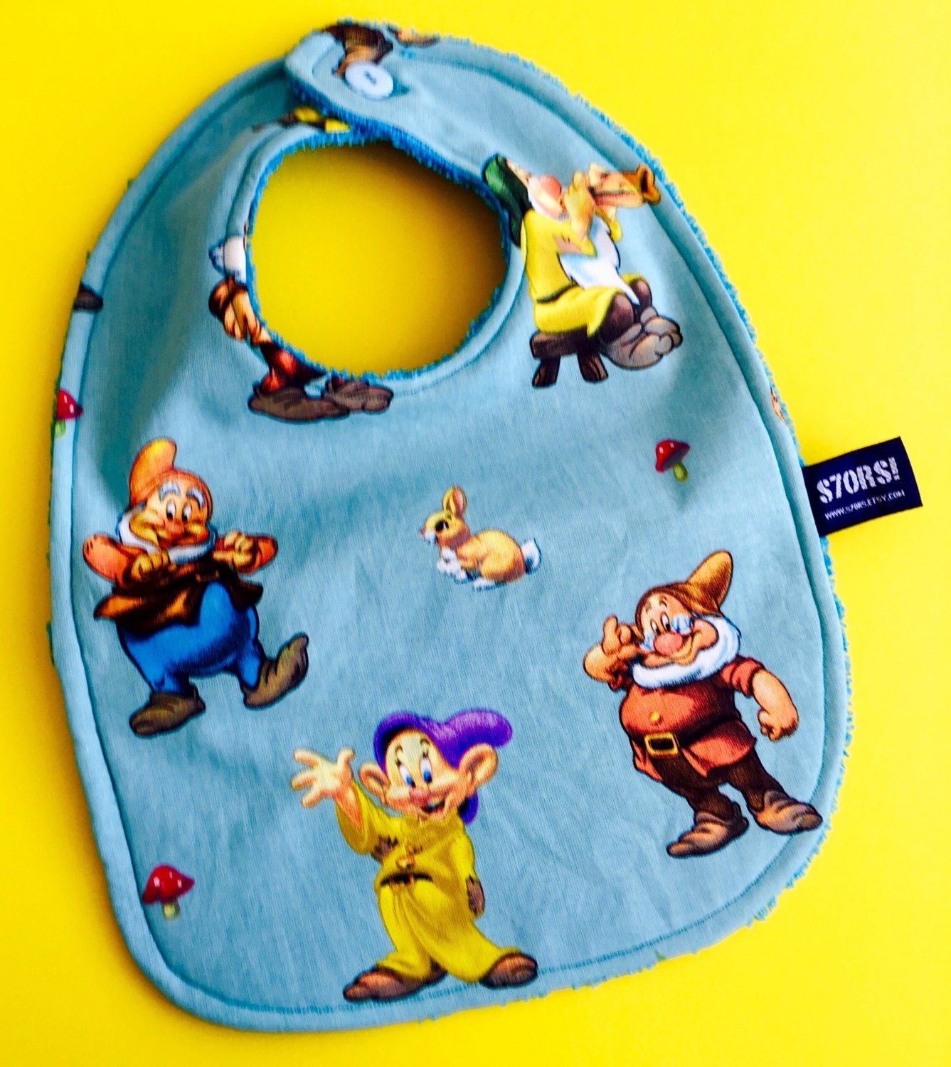 Outlet! 40 The seven dwarfs, extralarge baby bib. Double sided with