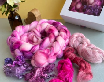 Spring themed fiber box ‘Pink’. Contains over 100 grams of luxurious fibers packaged in a gift box. The ideal gift for spinners or felters.