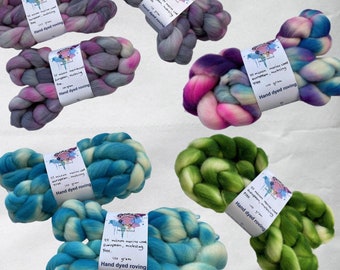 Dessus de laine mérinos allemand 25 microns teint à la main, idéal pour le filage ou le feutrage. Disponible en différentes couleurs.