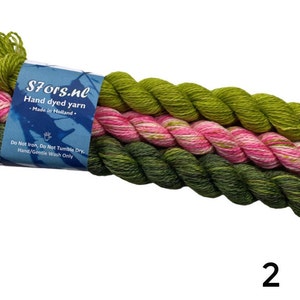 Handgeverfde Super Wash Merino mini-strengenset. Drie strengen van 20 gram per set. afbeelding 3