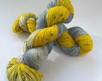 Hand dyed fingering weight Tweed yarn. Superwash Extrafine Merino, nylon and wool Neps. 'Mimi'.