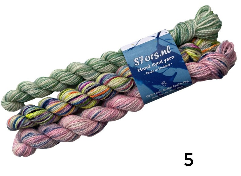 Handgeverfde Super Wash Merino mini-strengenset. Drie strengen van 20 gram per set. afbeelding 6