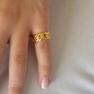 Chain Ring in Gold, Minimalist Ring. Long Link Chain,cuban Link Ring ...