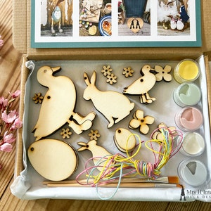 Enten-Ostern Craft Kit-Formen - Holzfarben für Ihr eigenes Aktivitätsgeschenkset von Frau H. The Duck Lady - saisonale Bastelenten, Kaninchen, Eier, Blumen
