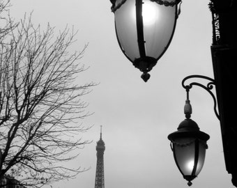 EIFFEL TOWER PHOTO Black And White Wall Art, Architectural Photo, Street Lamp Photography, Living Room Wall Art, Gift For Paris Lover