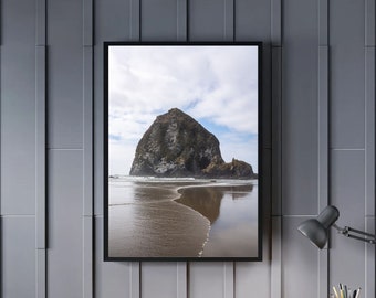Impresión de Haystack Rock, Cannon Beach, costa de Oregón (descarga digital)