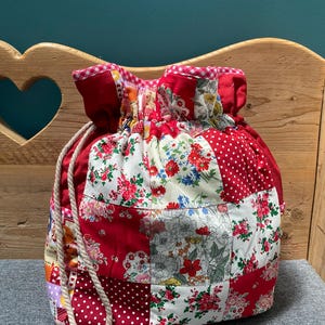 Kordelzug gesteppte Patchwork-Strick-Projekttasche