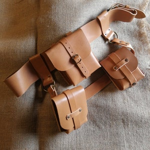 Belt with three pouches image 2