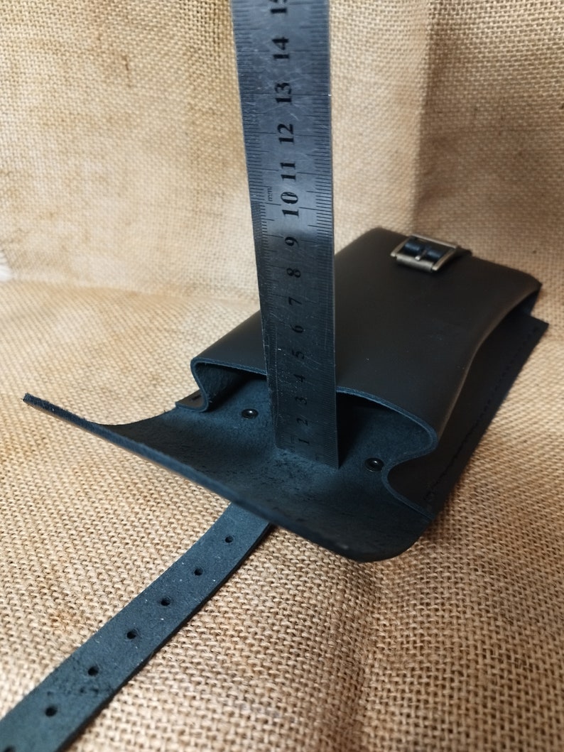 Leif belt pouch image 5