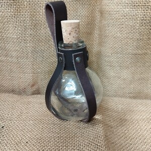 Round shape potion bottle image 4