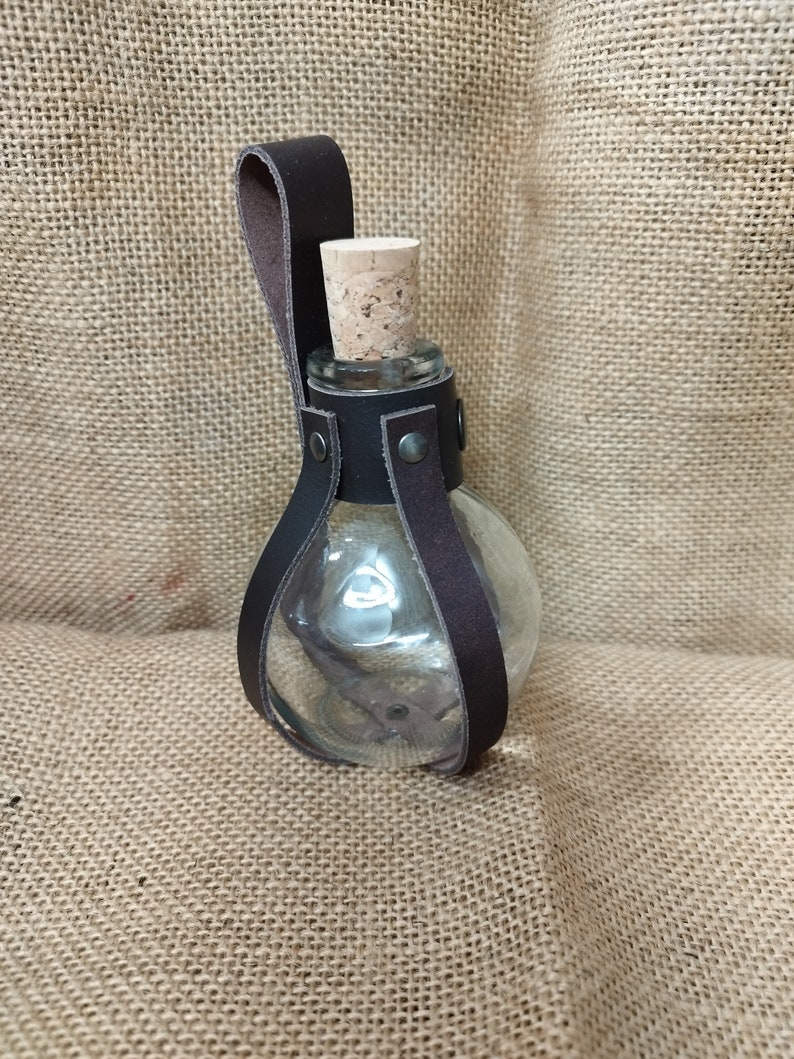 Round shape potion bottle image 4