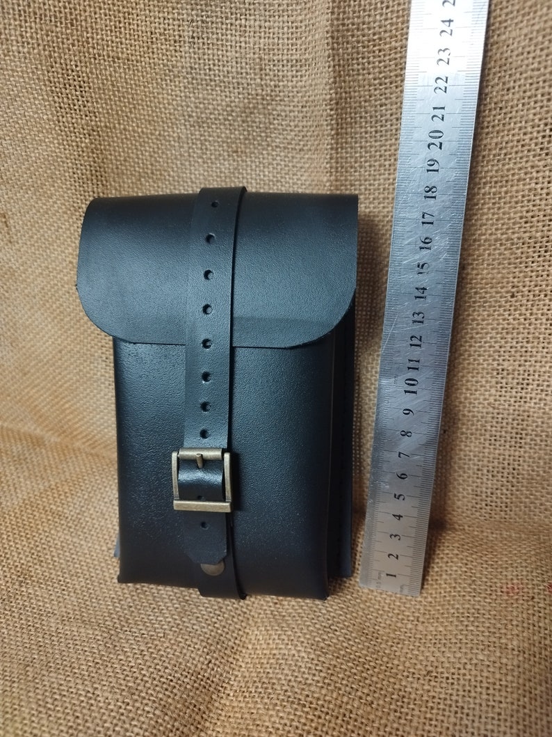 Leif belt pouch image 4