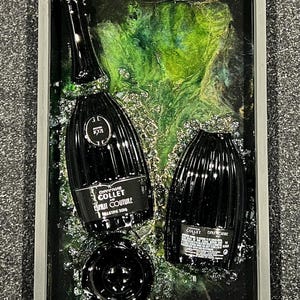Collet champagne broken bottle art