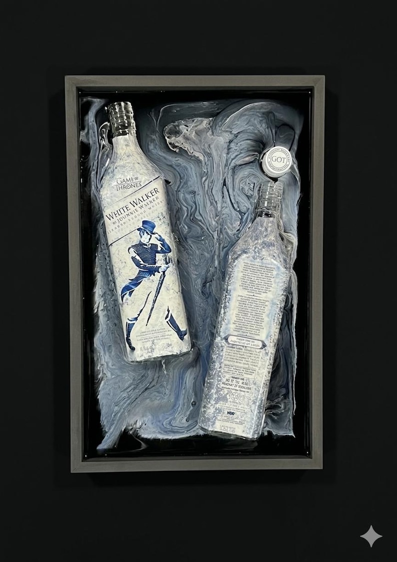 Game of Thrones White Walker Bottle Resin Art | Johnnie Walker Bottle Wall Decor | Whiskey Bar Art | Man Cave Decor | Framed Liquor Bottle A bild 1