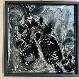 Collet champagne broken bottle art