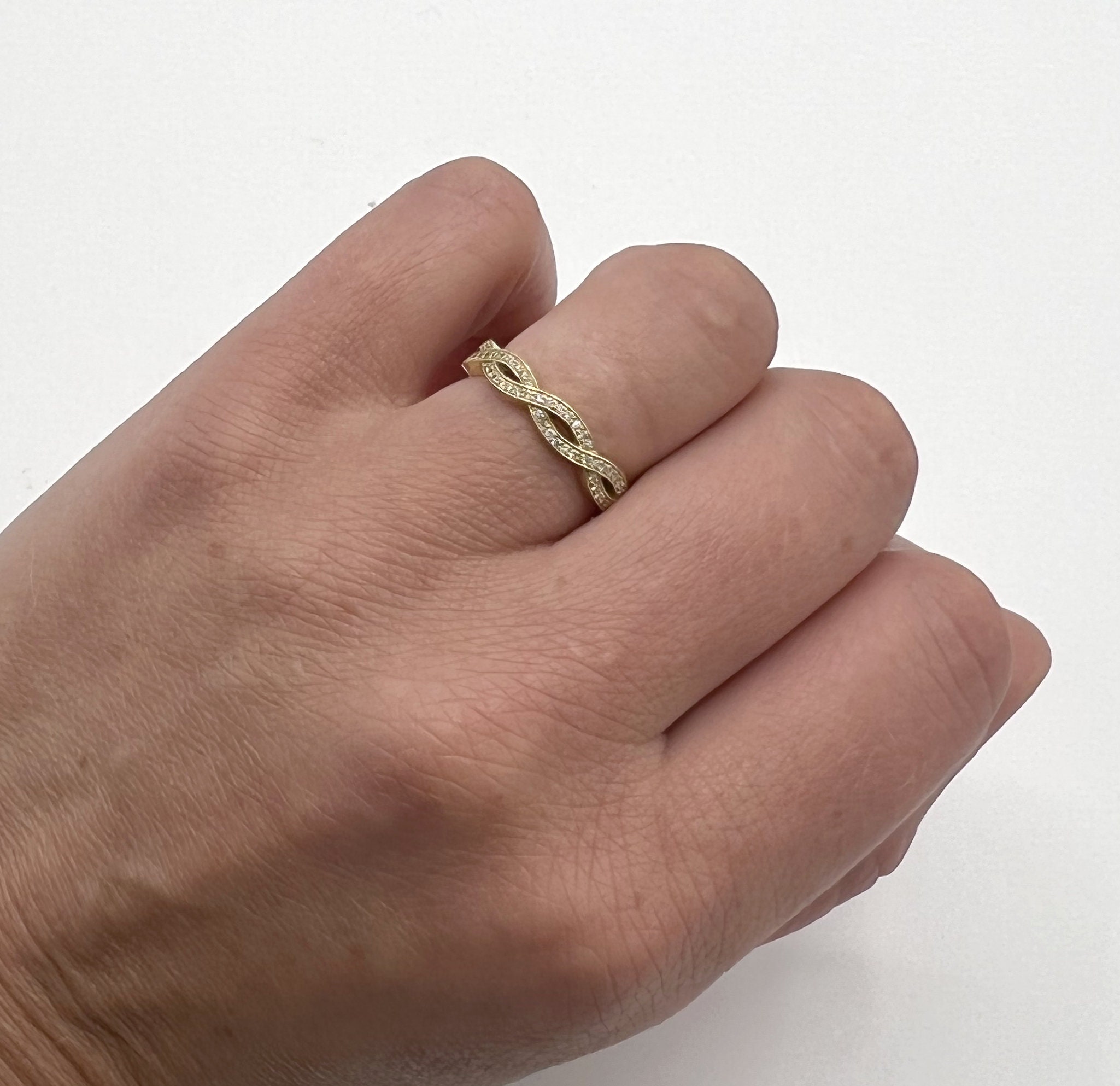 Penny Preville 18 Karat Yellow Gold Twist Natural Diamond Eternity  