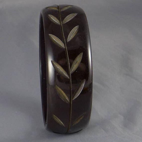 Brown Bakelite Bangle Bracelet, Vintage Carved Ba… - image 3