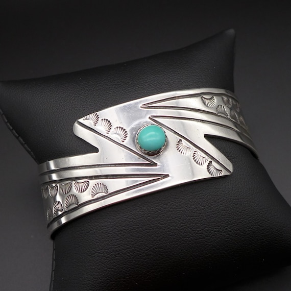 Rob Johnson Vintage Native American Navajo Sterling Silver Bracelet Cuff Rob Johnson Vintage Native American Navajo Sterling Silver Bracelet Cuff