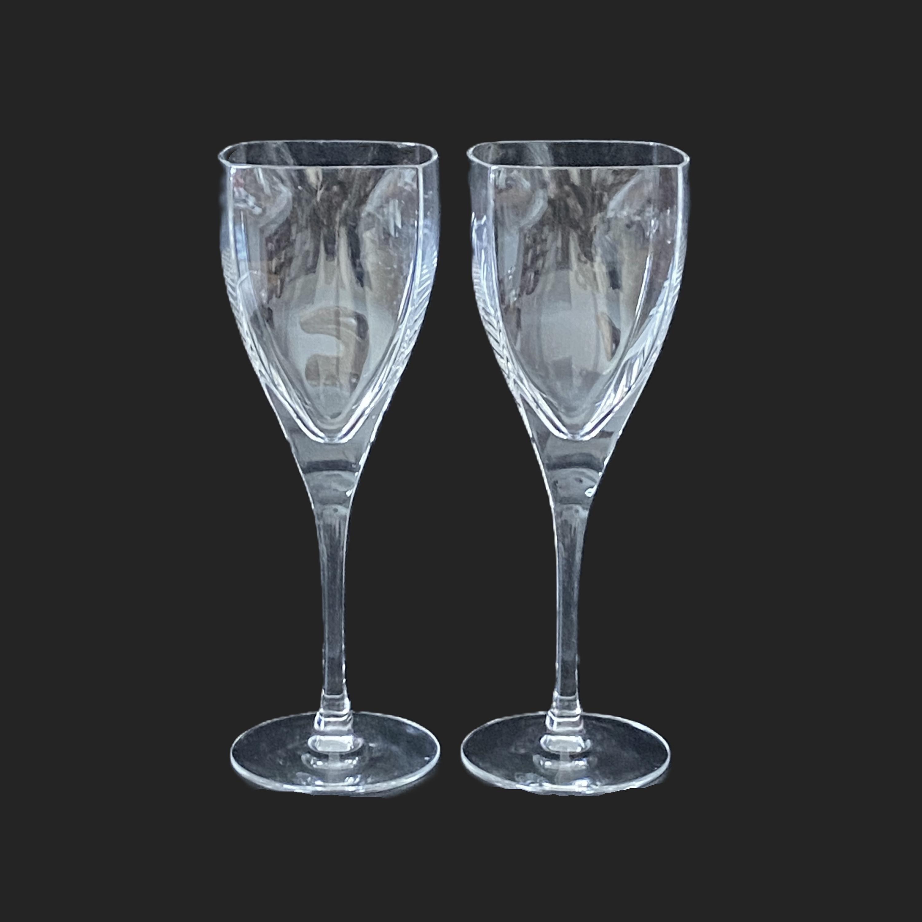 star wine glasses Set of Two Vintage Etched Wine Glass main image 1