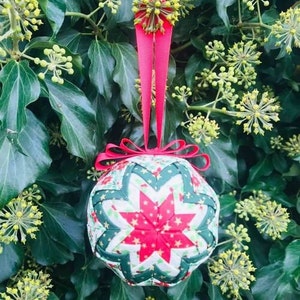 Christmas Patchwork Bauble Pattern with Video Tutorial (PDF digital download)