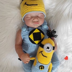 Minion Figures Circular Goggles Glasses + Kids Adult Yellow Beanie Hat  Unisex