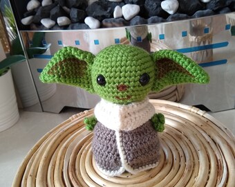 Crocheted Alien Toy: Handmade Amigurumi, Anti-Pilling Yarn (5/7/9 inch)