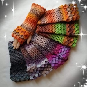 Crochet Mermaid Scale Fingerless Gloves: King Cole Tweed Yarn