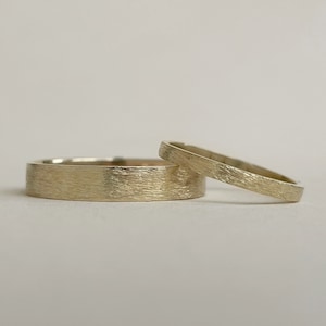 10kt - Rustic wedding band set - Gold ring - recycled gold - eco friendly and sustainable - 2mm and 4mm 10kt yellow gold