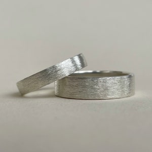 925 - 4mm and 6mm - Rustic wedding band set - Recycled silver - eco friendly and sustainable wedding band set