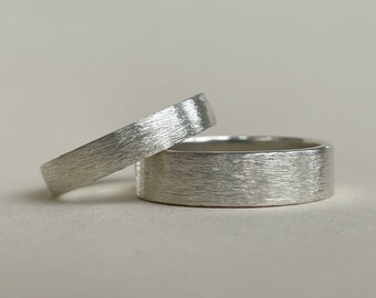 925 - 4mm and 6mm - Rustic wedding band set - Recycled silver - eco friendly and sustainable wedding band set