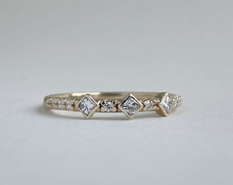 Made to order - Snow - yellow gold wedding/anniversary band