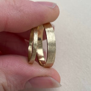 10kt Rustic wedding band set Gold ring recycled gold eco friendly and sustainable 2mm and 4mm 10kt yellow gold image 2