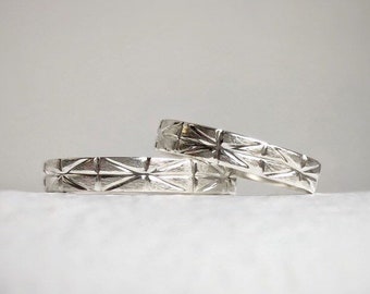 Sterling silver geometric wedding band set - Wedding bands his and hers - Handcrafted in ethically sourced sterling silver - eco friendly