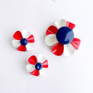 1960s Red White Blue Jewelry Set 60s Flower Brooch & Clip Earrings Set image 2