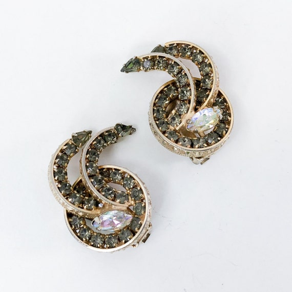 Alice Caviness | 1950s Gold Swirl Rhinestone Earr… - image 1