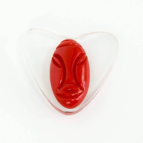 1940s Red Bakelite Brooch | 40s Red Carved Bakelit