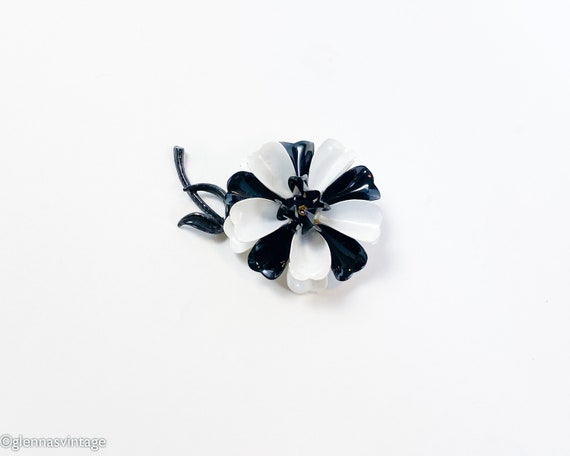 1960s Black & White Flower Brooch | 60 Black Whit… - image 7