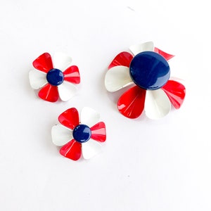 1960s Red White Blue Jewelry Set 60s Flower Brooch & Clip Earrings Set image 6