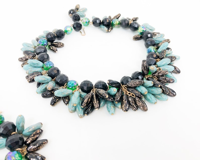 Cluster Bead Necklace Bracelet 1950s Blue /& Black Glass Necklace Set